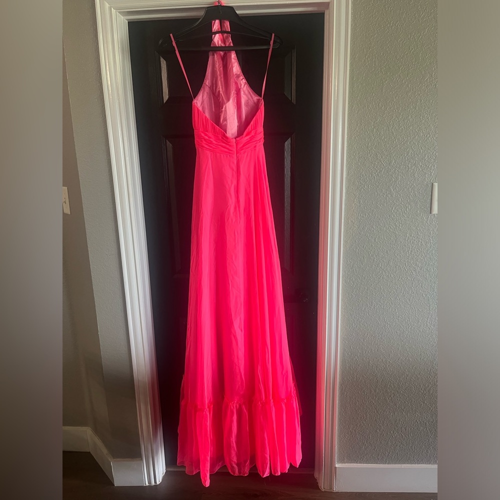 NEW WITH TAGS Mac Duggal formal in Hot Pink